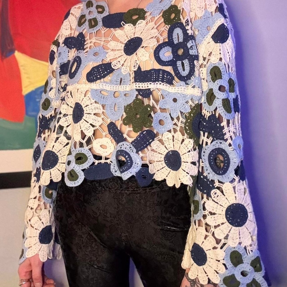 Retro Flare Sleeve Sheer Crochet Top Patchwork 3D Daisies Blue White Medium